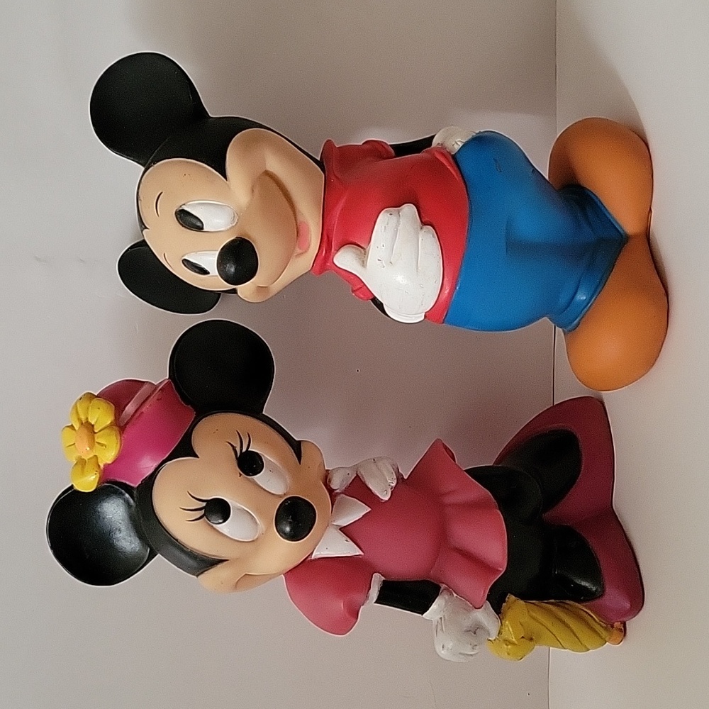 Vintage Disney Mickey & Minney Banks.